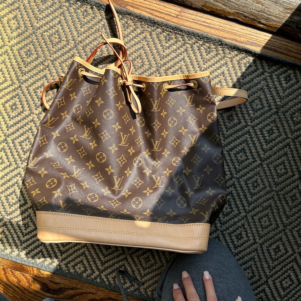 Louis Vuitton Noé bucket crossbody bag